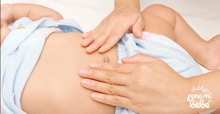 Síntomas y tips para calmar los cólicos de tu bebé: movimientos arriba y abajo en su barriga - Childy's Para mi bebé