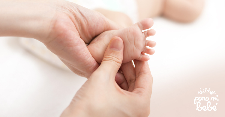 Reflejos del recién nacido: conoce los 5 más importantes: Reflejo presión plantar - Childy's Para mi bebé